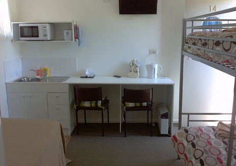 Black Stump Motel - Redcliffe Tourism 1