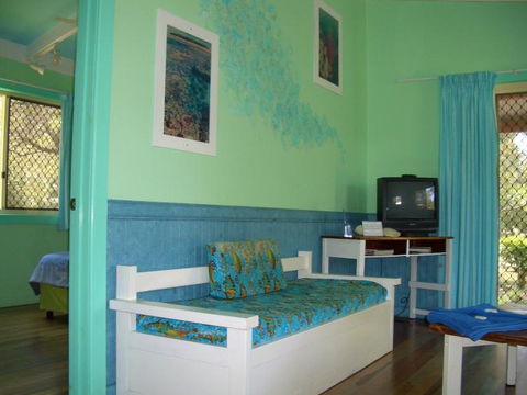 Moore Park Beach Huts - Redcliffe Tourism 5