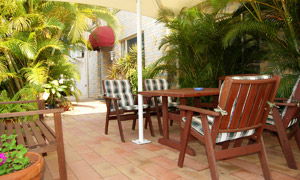 While Away Bed And Breakfast - Redcliffe Tourism 1