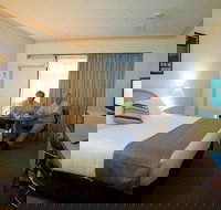 Longreach Motor Inn - Redcliffe Tourism