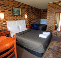 Apple and Grape Motel - Redcliffe Tourism