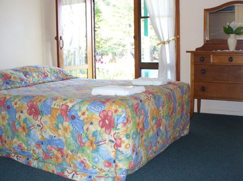 Bonaways - Redcliffe Tourism 1