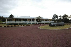 Loggers Rest Bed And Breakfast - Redcliffe Tourism 3