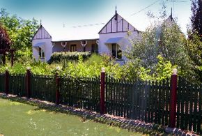 Briar Rose Cottages - Redcliffe Tourism 2