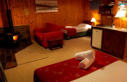 Happy Valley Retreat - Redcliffe Tourism 3