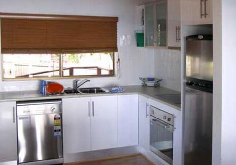 Amity Shaws - Redcliffe Tourism 1