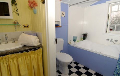 Thistledown Country Retreat - Redcliffe Tourism 0