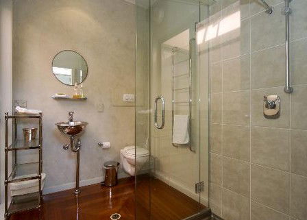 Claytons On Cylinder Beach Front Apartments - Redcliffe Tourism 4