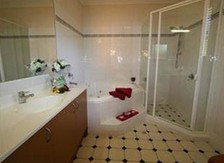 The Bearded Dragon Boutique Hotel - Redcliffe Tourism 5