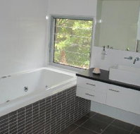 Twin Falls Retreat - Redcliffe Tourism