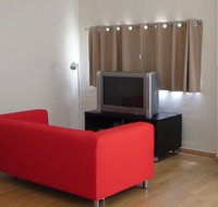 Martin Fields Beach Retreat - Redcliffe Tourism