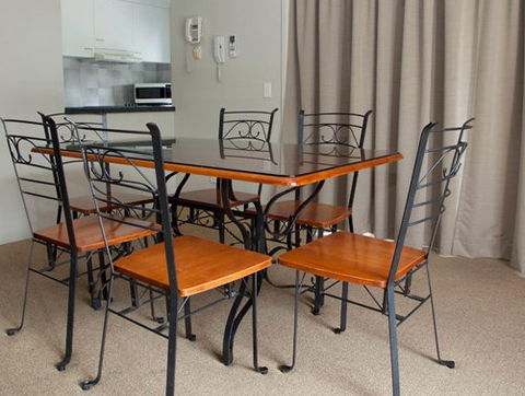 Ambassador Apartments Holiday Units - Redcliffe Tourism 1