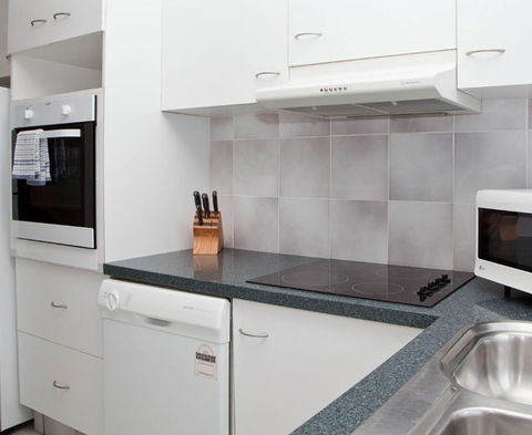 Ambassador Apartments Holiday Units - Redcliffe Tourism 2