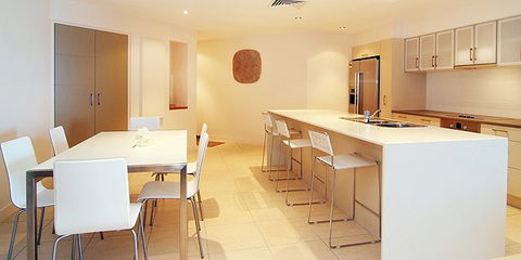 Coral Cove Apartments - Redcliffe Tourism 1