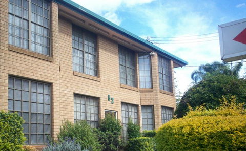 A Raceview Motor Inn - Redcliffe Tourism 4