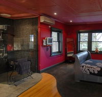 Oakdene Vineyards Guesthouse - Redcliffe Tourism