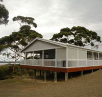 Oyster Bay Retreat - Redcliffe Tourism