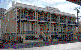 Glenelg Beach Hostel - Redcliffe Tourism 0