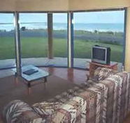 Horizons Beachfront Apartment - Redcliffe Tourism