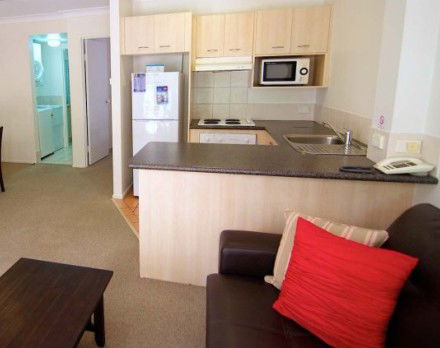 Island Beach Resort - Redcliffe Tourism 1