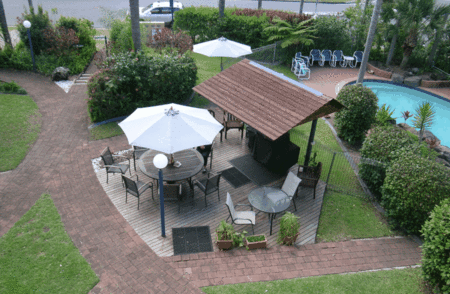 Grangewood Court Holiday Apartments - Redcliffe Tourism 2
