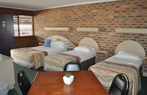 Castle Motor Lodge - Redcliffe Tourism 3
