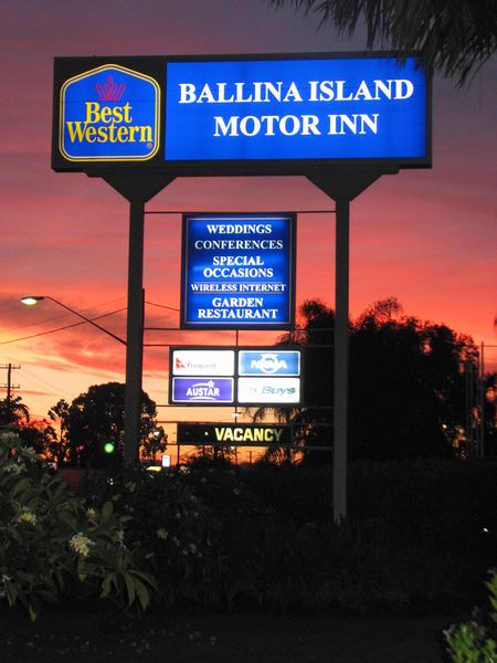 Ballina Island Motor Inn - Redcliffe Tourism 1