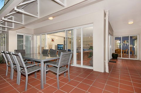 Balboa Apartments - Redcliffe Tourism 2