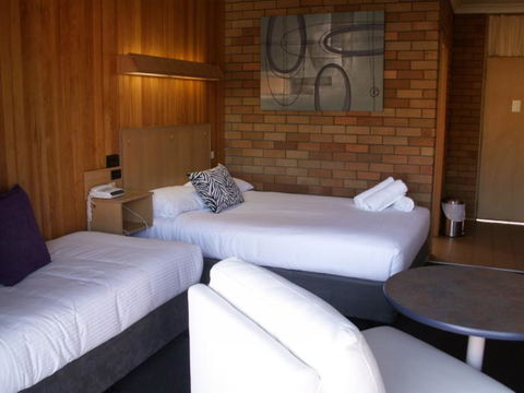 Court Street Motel - Redcliffe Tourism 2