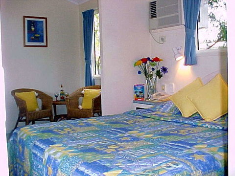 Bottle Tree Gardens Motel - Redcliffe Tourism 1