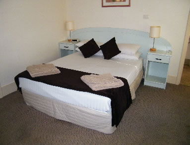 Grand Tasman Hotel - Redcliffe Tourism 3