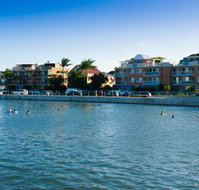 Pelicans Nestle Inn - Redcliffe Tourism