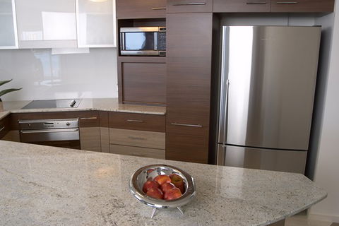 Waves Maroochy River - Redcliffe Tourism 5