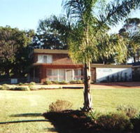 Seaview Holiday Apartments - Redcliffe Tourism
