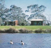 Compass Country Cabins - Redcliffe Tourism