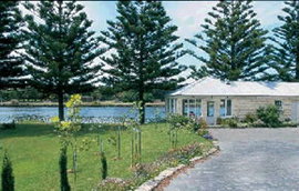 The Douglas - Redcliffe Tourism 0