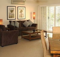 Macquarie Lodge Luxury Apartments - Redcliffe Tourism