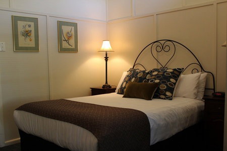 Woodend VIC Redcliffe Tourism