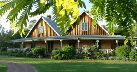 Carriages Country House - Redcliffe Tourism