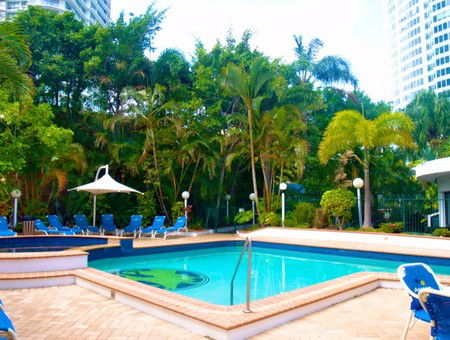 Aegean Apartments - Redcliffe Tourism 2
