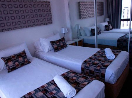 Aegean Apartments - Redcliffe Tourism 3