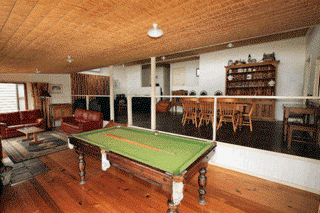 King Parrot Holiday Cottages - Redcliffe Tourism 2