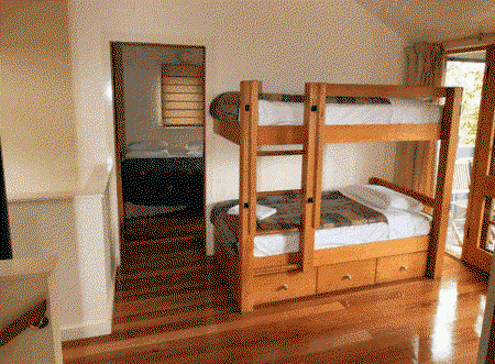 King Parrot Holiday Cottages - Redcliffe Tourism 4