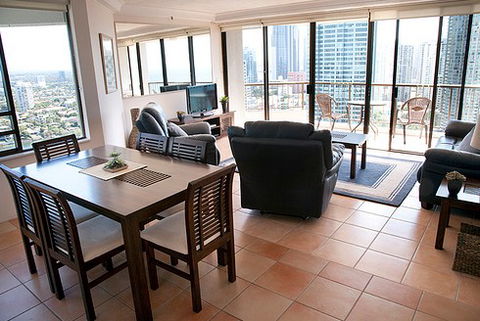 Surfers Century Apartments - Redcliffe Tourism 4