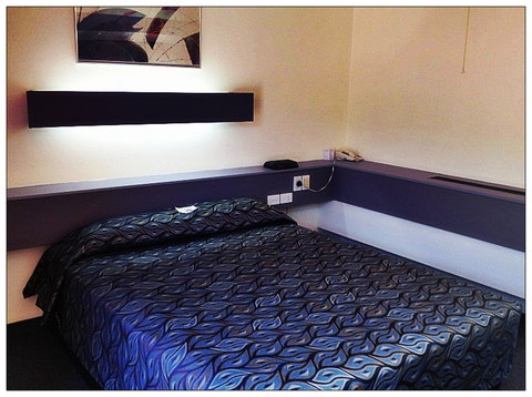 Emerald Meteor Motel - Redcliffe Tourism 0