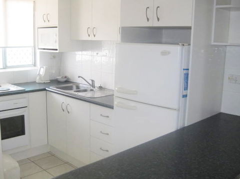 Suntower Apartments - Redcliffe Tourism 1