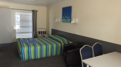 Central Point Motel - Redcliffe Tourism 1
