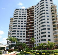 Meriton Apartments - Redcliffe Tourism