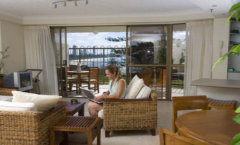 Gemini Court Holiday Apartments - Redcliffe Tourism 2