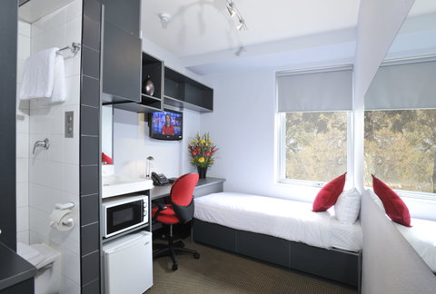 205 Bell Long Stay - Redcliffe Tourism 0
